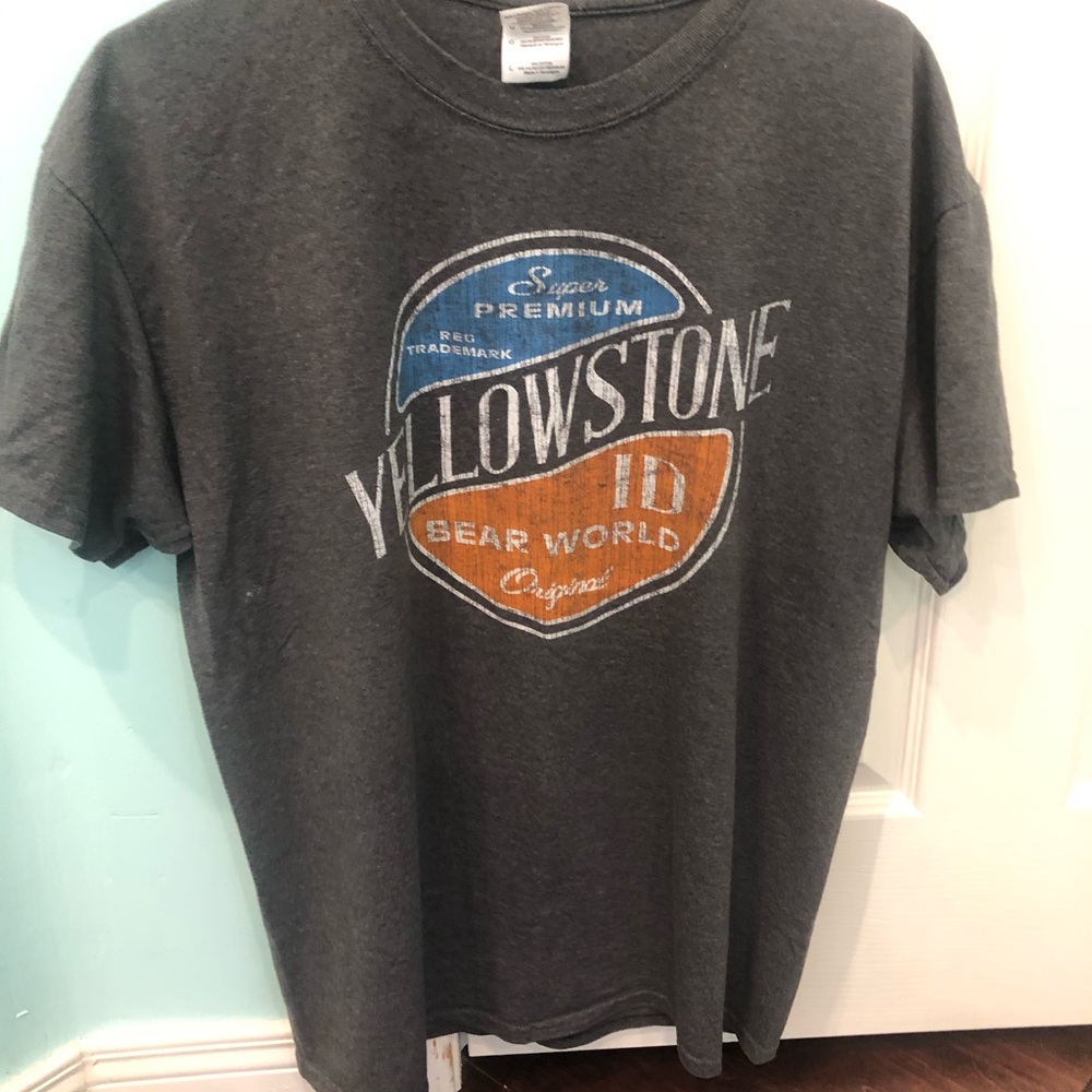 Grey Yellowstone T-shirt